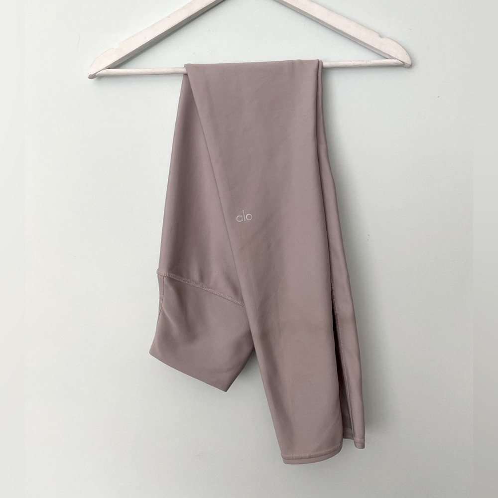 SOLD Alo Airlift Leggings